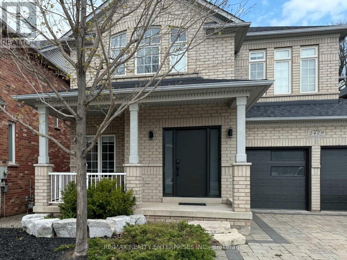 Primary Photo - 2429 Whitehorn Dr