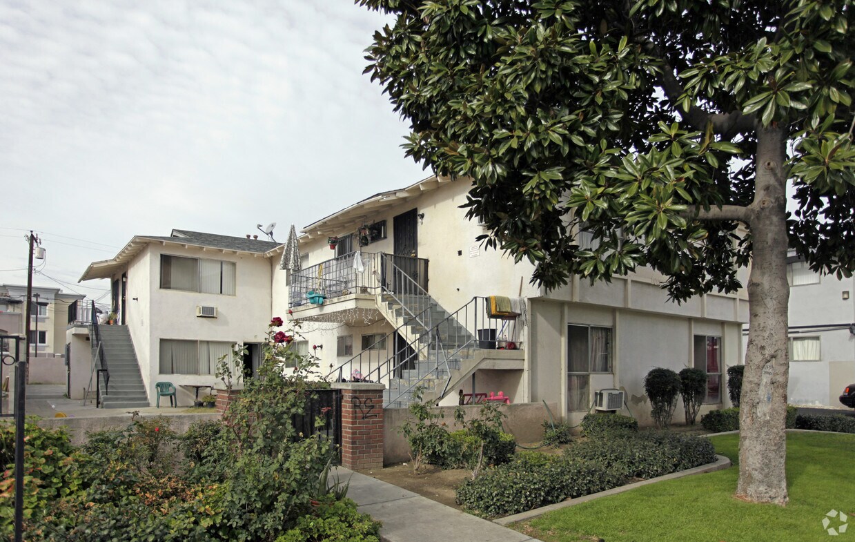 Foto principal - 10350 Pradera Ave