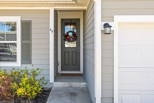 Building Photo - Beautiful Ranch Home with 4 Bedrooms AND a...