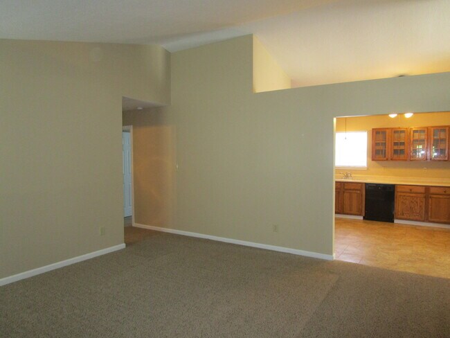 Foto del edificio - 5533 Crown Woods Cir