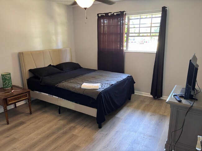 Foto del edificio - 7541 Coleridge Rd