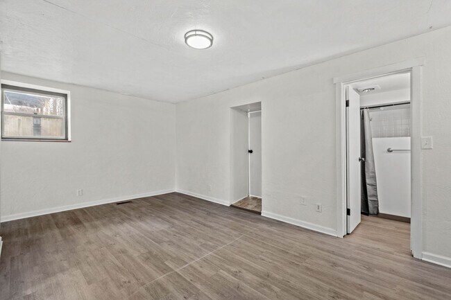 Photo - 1653 Suburban Ave Apartment