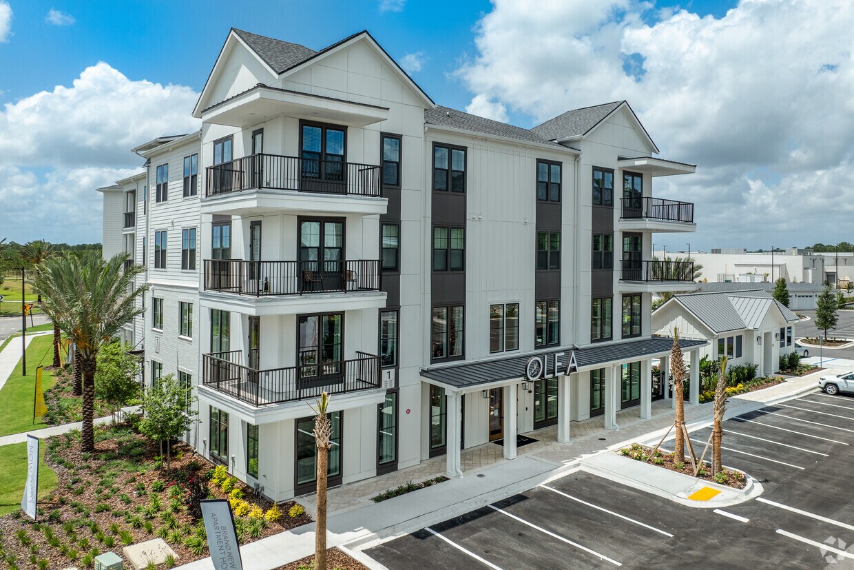 Olea eTown Apartments in Jacksonville, FL