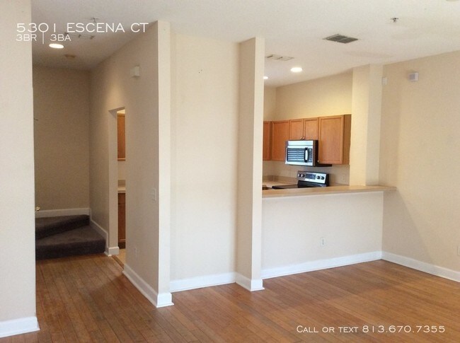Building Photo - 5301 Escena Ct