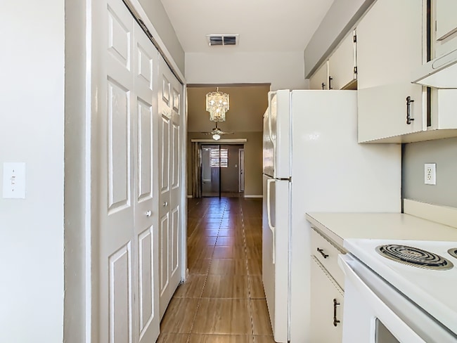 Building Photo - 1015 Harden Ct