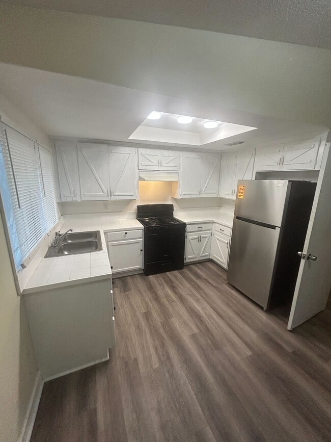 Building Photo - 5328 Ira Ln