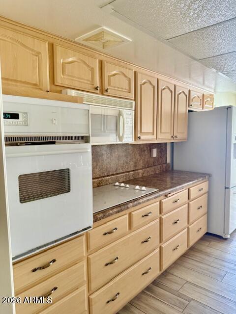 Building Photo - 15430 N Bowling Green Dr