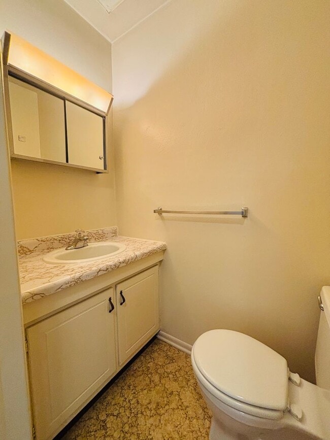 Foto del edificio - 2 Bedroom, 1.5 Bath Townhouse