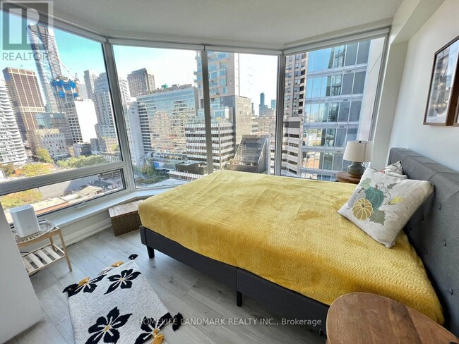 Building Photo - 155 Yorkville Ave