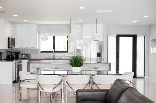 Foto del edificio - 21230 NE 25th Ct