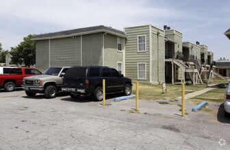 Building Photo - Tradewinds Villas