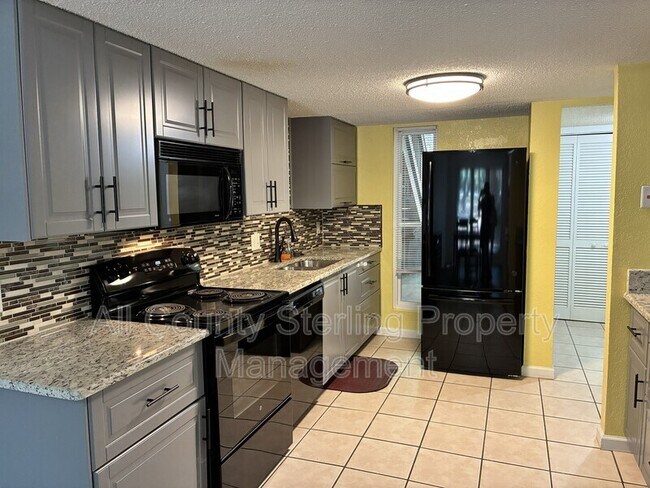 Foto del edificio - 1810 NW 23rd Blvd