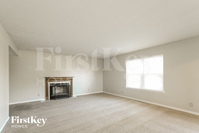 Building Photo - 6560 Hollingsworth Dr