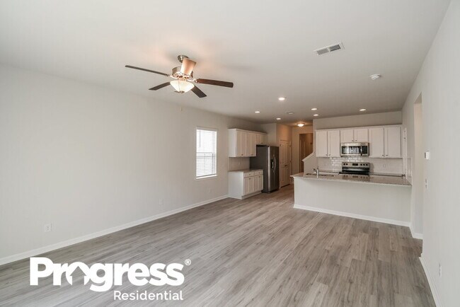 Building Photo - 52 Kenwood Dr
