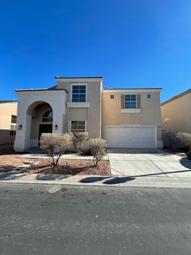 Primary Photo - Beautiful 4 bedroom home located in the Sh...