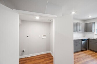 Building Photo - 8120 Laura Koppe Rd Building Photo - 8120 Laura Koppe Rd