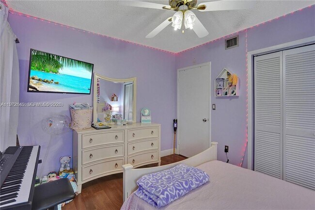 Foto del edificio - 1490 W 42nd Pl