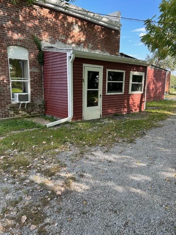 Building Photo - 208 Main St