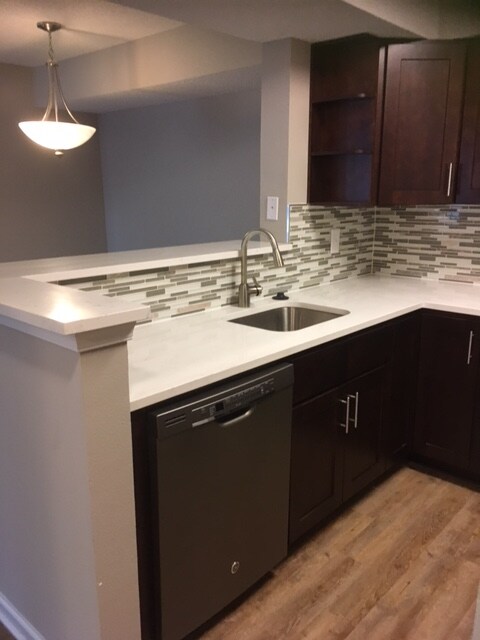 Kitchen - 8104 Beechberry Ct