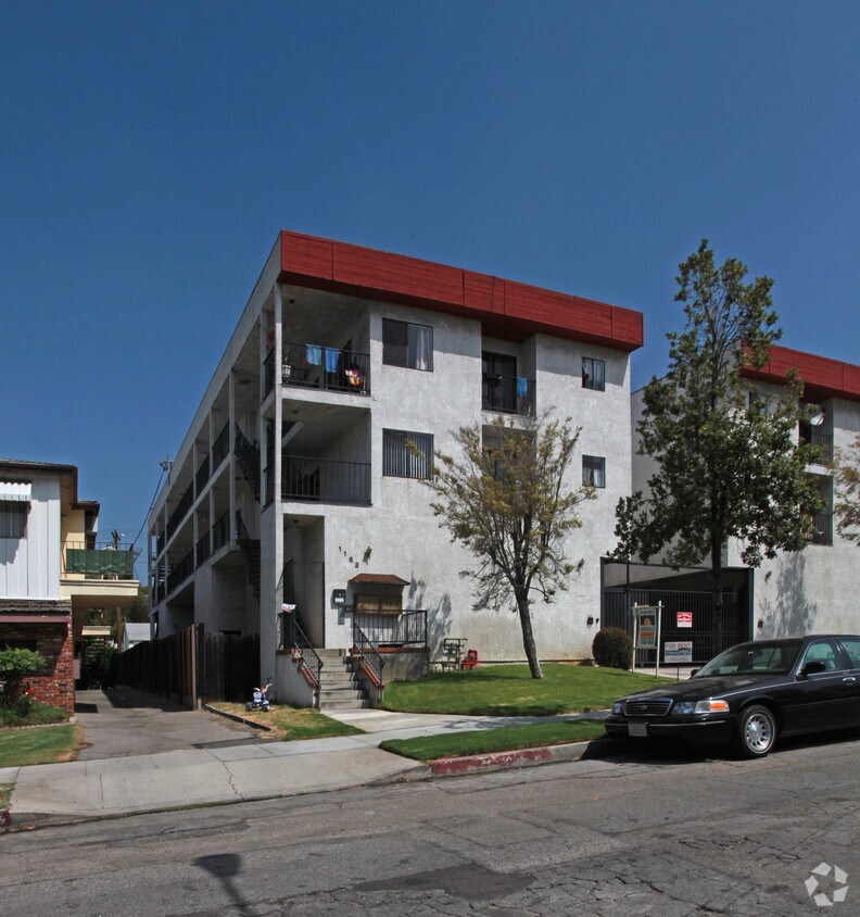 1167 Justin Ave. 4 Apartments in Glendale, CA