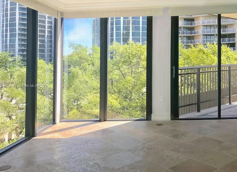 Primary Photo - 2901 S Bayshore Dr