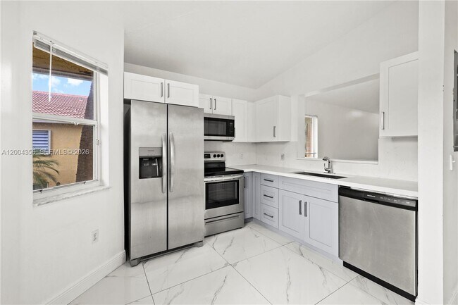 Foto del edificio - 631 NW 79th Terrace