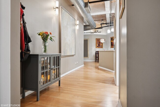 Foto del edificio - 1728 N Damen Ave
