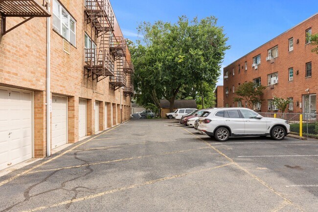 Foto del edificio - 20 W Church St