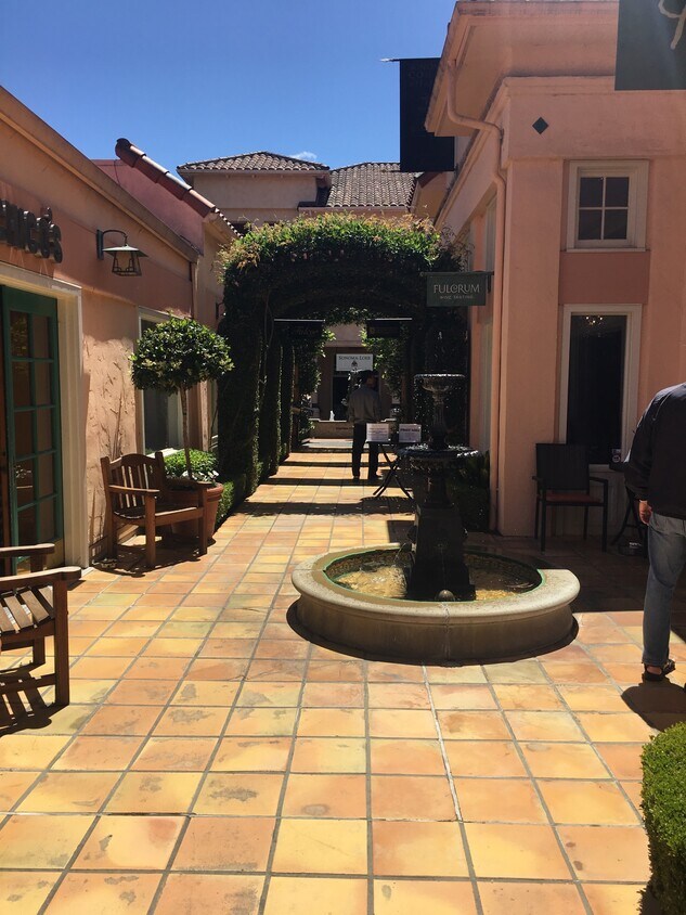 Building Photo - 27 E Napa St