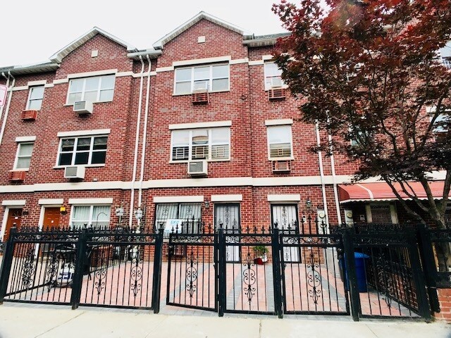 Primary Photo - 673 Bergen St