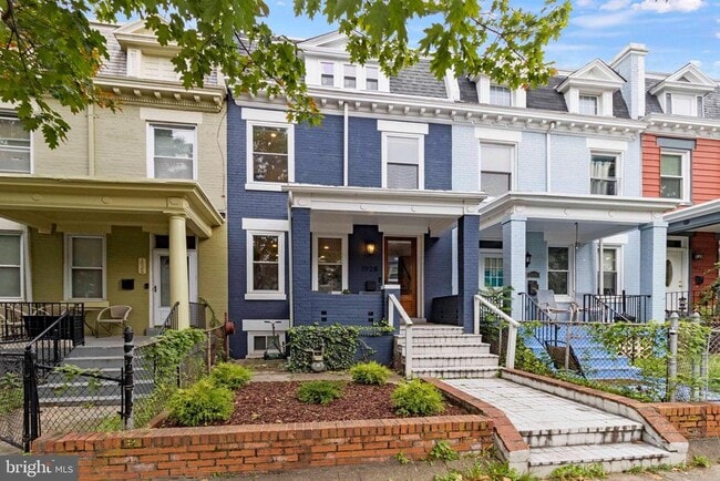 Building Photo - 1928 First St NE