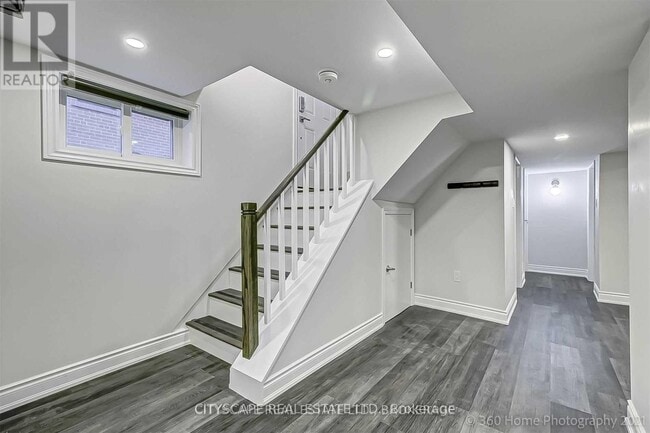 Building Photo - 176 Wellesworth Dr