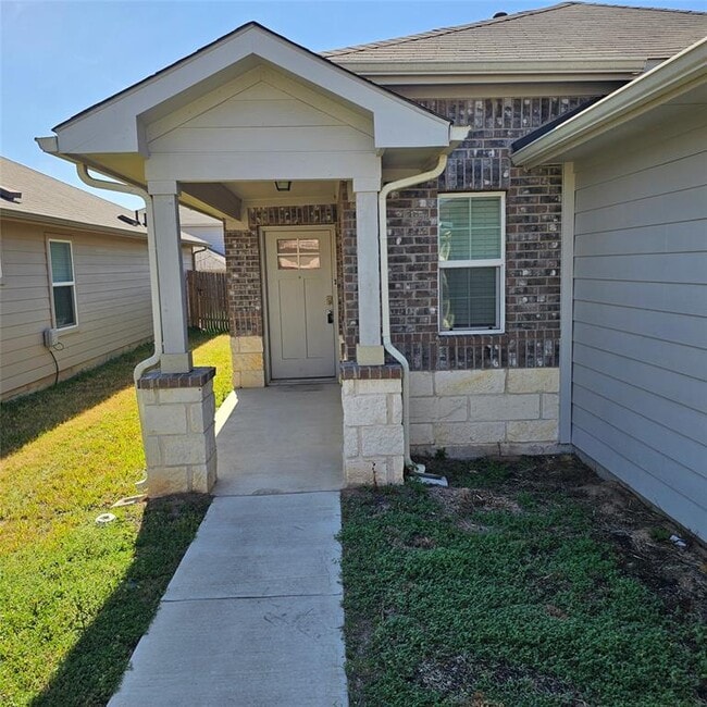 Building Photo - 14010 Macquarie Dr