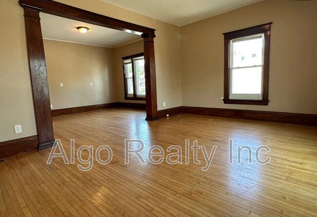 Foto del edificio - 3200 Bloomington Ave