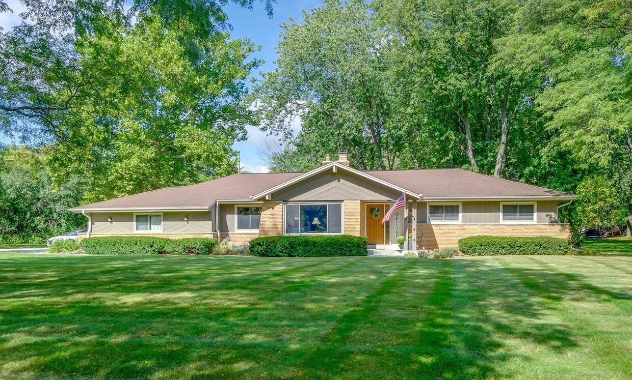 Foto principal - 2820 St James Ln