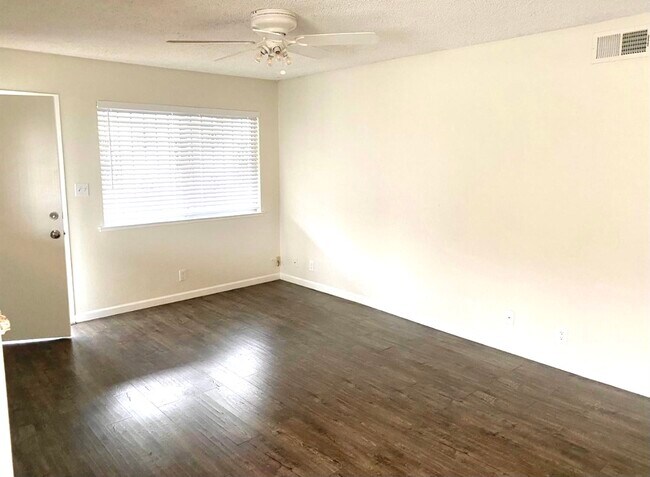 Foto del edificio - 2839 W Fairmont Ave