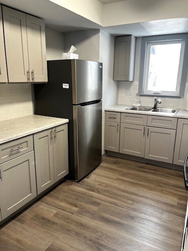 Building Photo - Winter Seasonal Rental- Lakeside Townhouse...