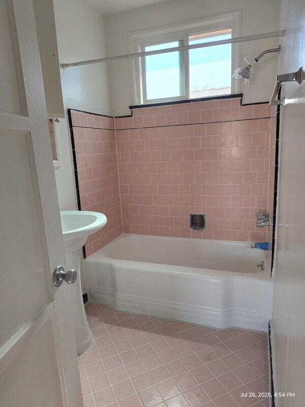Foto principal - 5404 La Mirada Ave