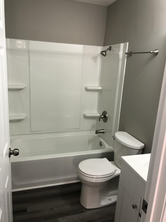 740 W Wood St Unit 3, Troy, MO 63379 Room for Rent in Troy, MO