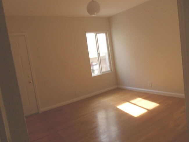Foto del edificio - 1419-1425 South Beverly Drive