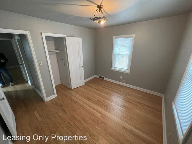 Building Photo - 3 br, 1 bath House - 3600 22nd Avenue