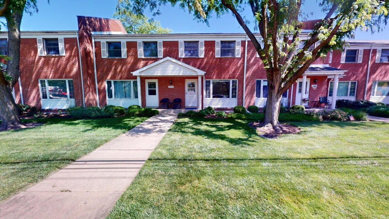 Primary Photo - 2114 Rugen Rd