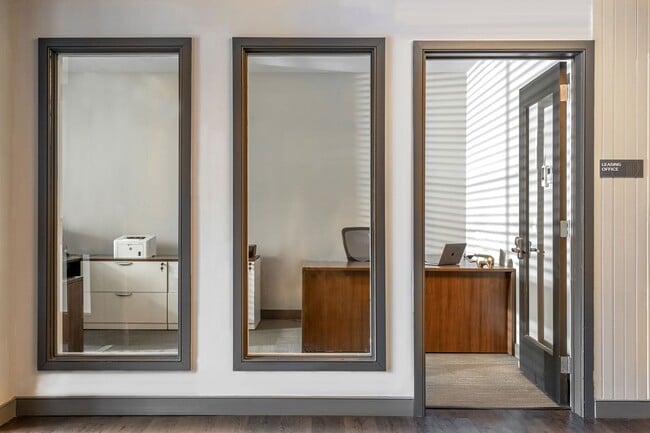 Interior Photo - Luna on Pine