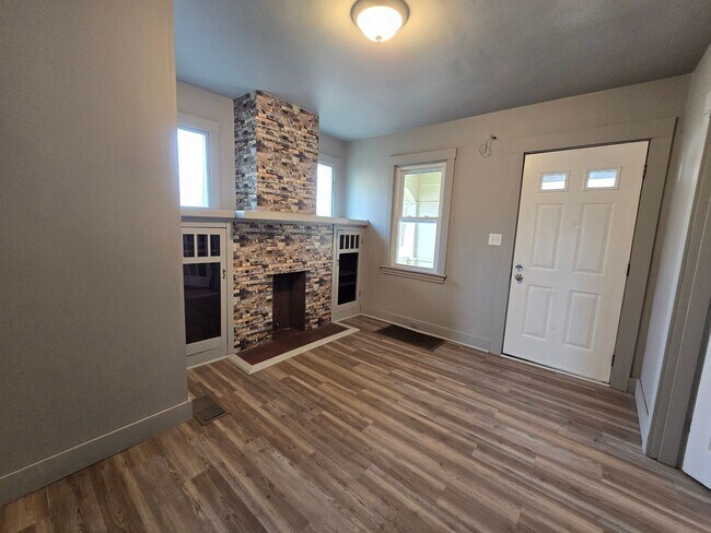 Building Photo - ver5725