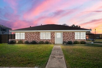 Building Photo - 3608 Wheeler Ave