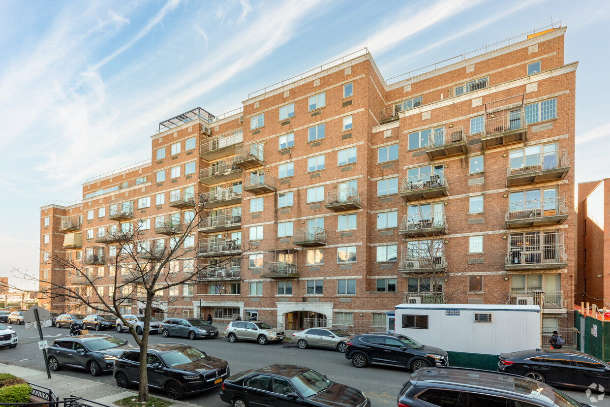 Primary Photo - The Crown 580 Condos