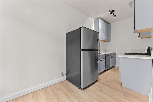 Foto del edificio - 1475 W Adams Blvd