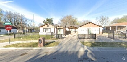 Building Photo - 802 N Quaker Ave