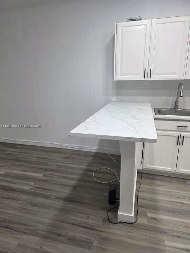 Foto del edificio - 23 Miami Gardens Rd