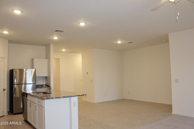 Foto del edificio - 10354 N 156th Ave